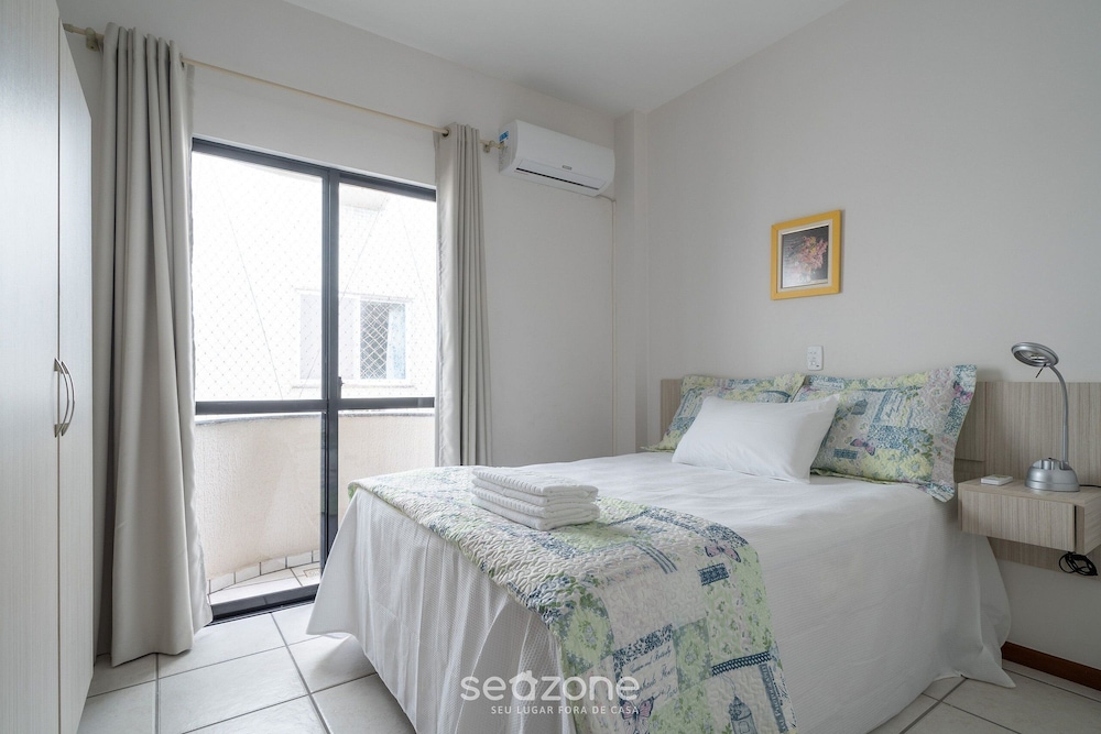3BR Beachfront apt w/ BBQ Rsl0502