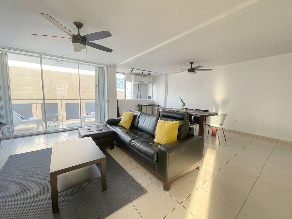 3bd Ocean View At Condado Beach + Parking 3 Bedroom Apts by Redawning view 3