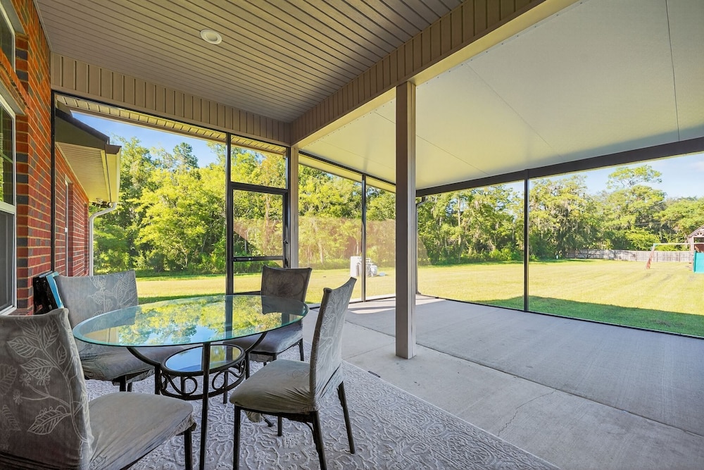 Floridays Manor 4 Bedroom Home