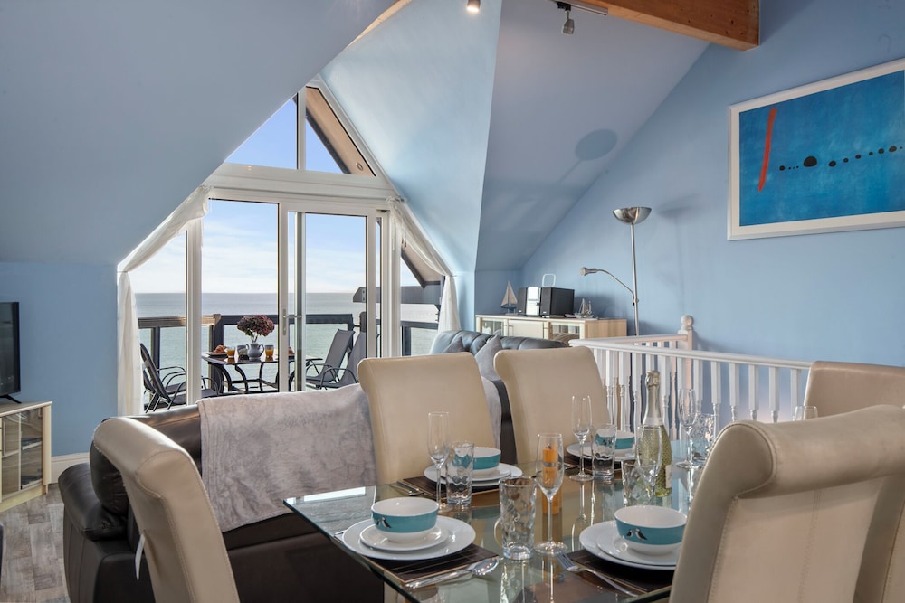 The Chandlery - Panoramic Sea Views With Parking