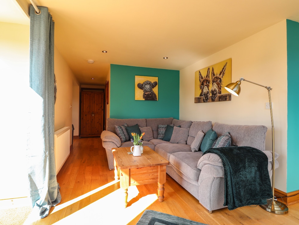 Barcud Cottage