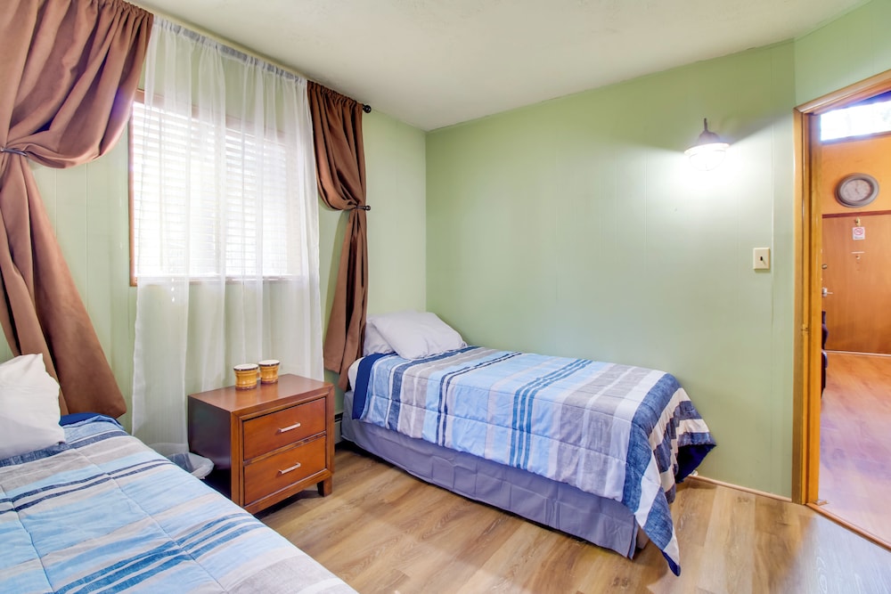 Ski, Hike & Relax: Forest-view Haven in Lakeside!