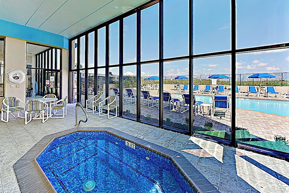 Gulf-front 2BR w/ Resort Amenities, Beach Access