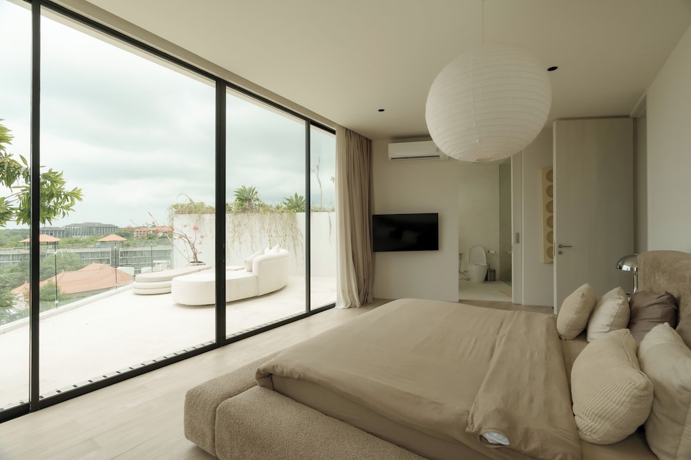 Lux Retreat 4BR Ocean Villa in Uluwatu