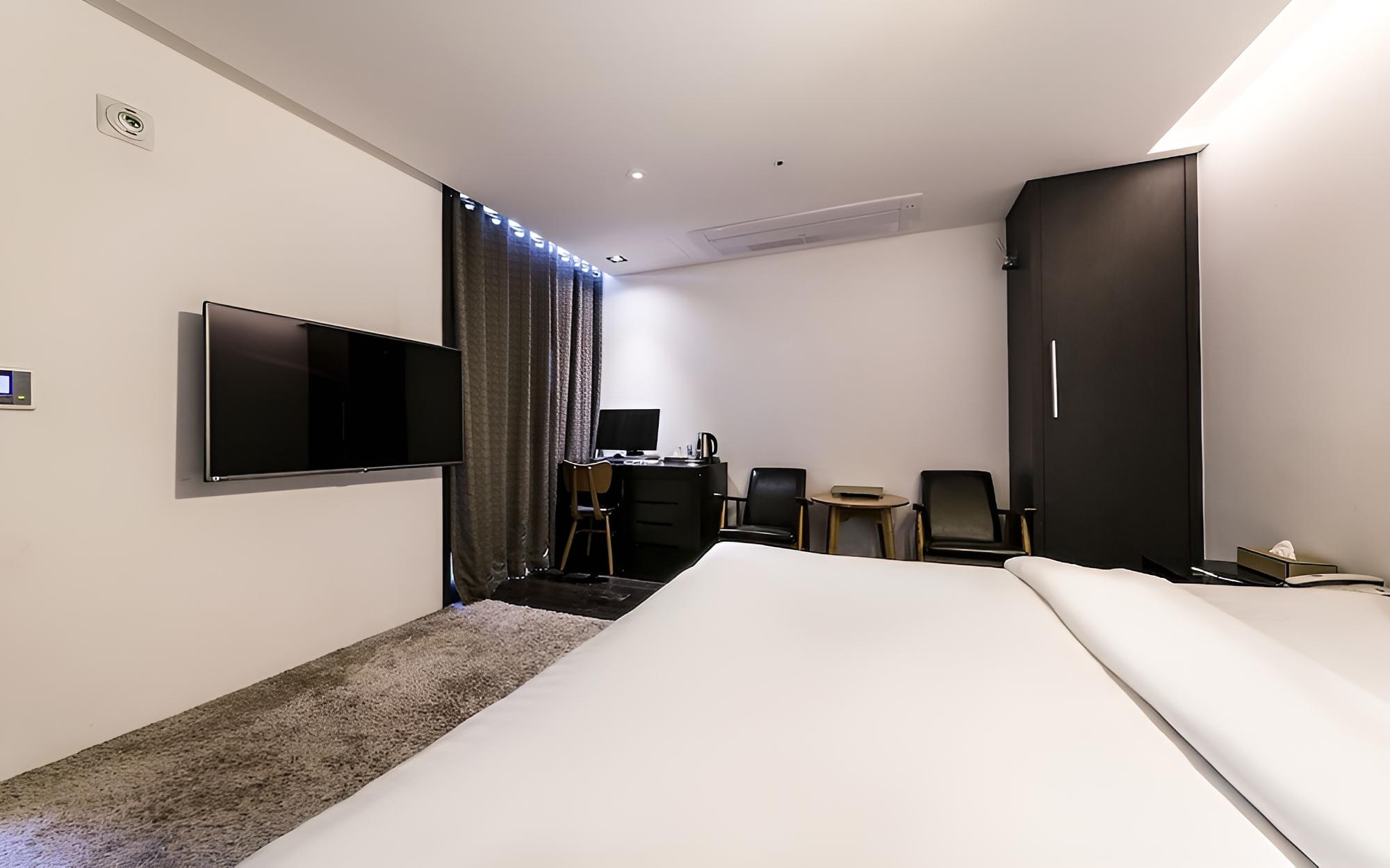 Incheon Ali Suite Hotel