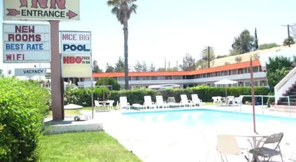 Barstow Vacations - Desert Inn Motel - Property Image 9