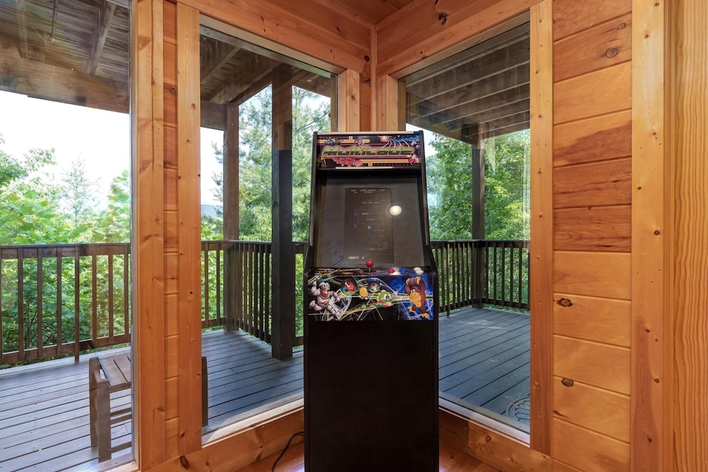 A Suite Mountain View - 4 Bedrooms, 4 Baths, Sleeps 12 Home by RedAwning