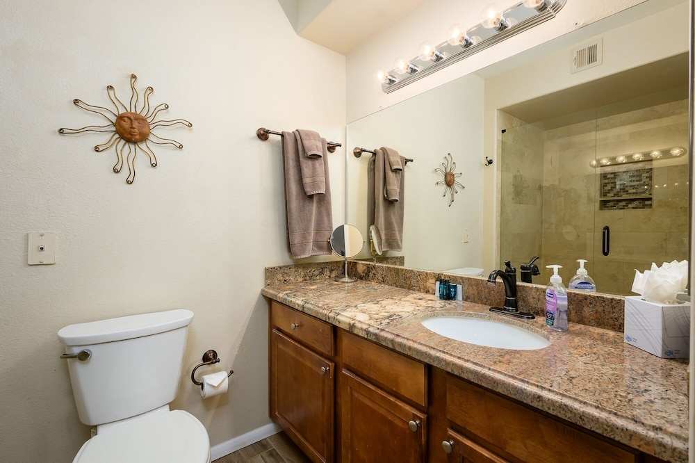 Signature Ii 2 Bedroom Condo