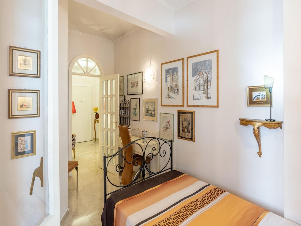 Apartment in Rome With Balcony