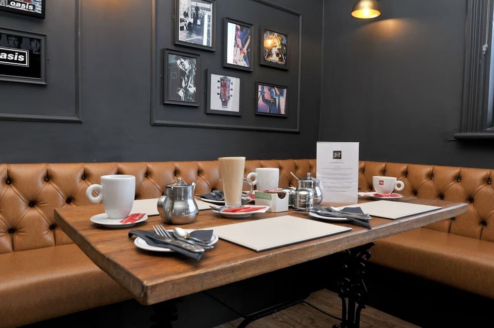 Crewe Vacations - The Royal Hotel Crewe, A BRILLIANT Collection - Property Image 8