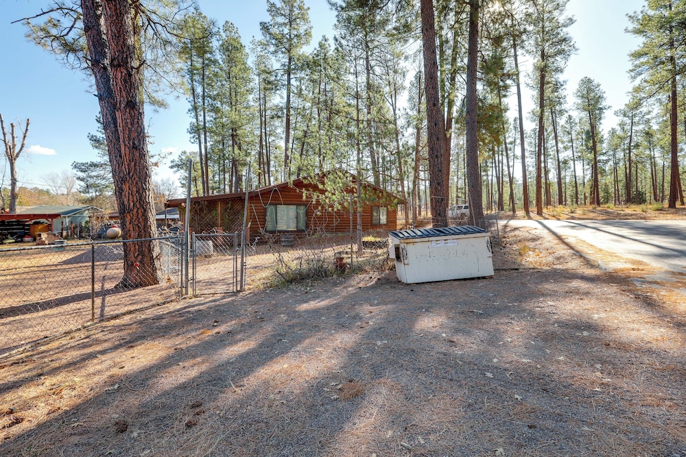 16 Mi to Mogollon Rim: Home w/ Deck in Payson!