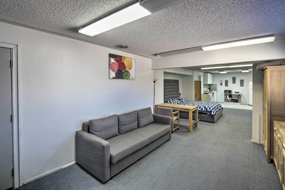 Apartment ~ 12 Mi From Hualapai Mountain Park