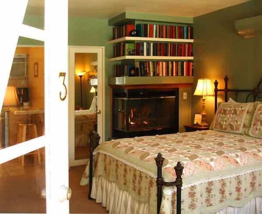 Palm Springs Vacations - Coyote Inn - Property Image 21
