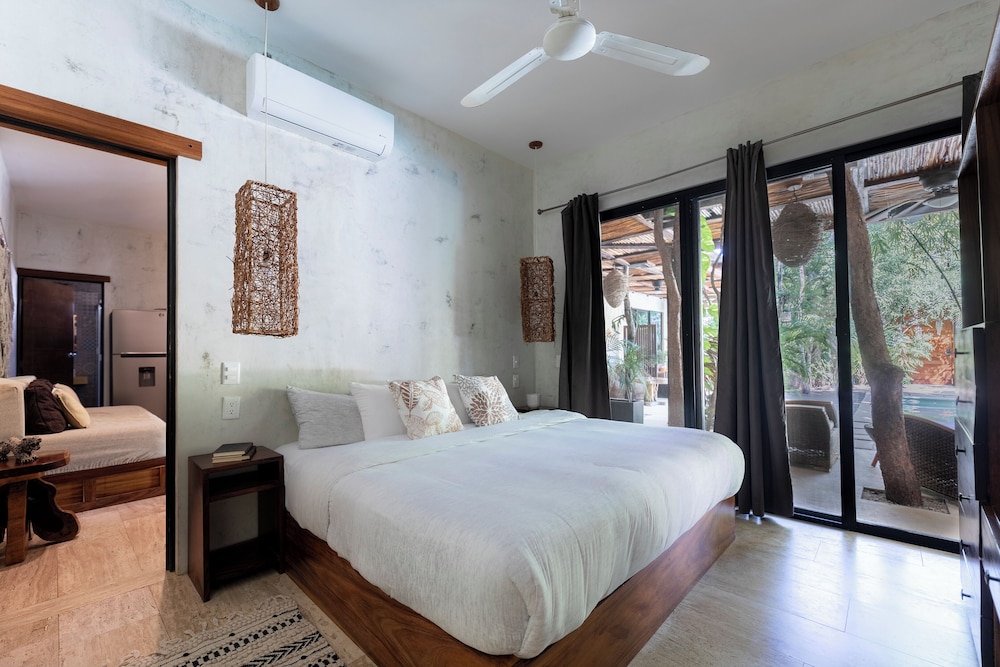 TRECE LUNAS TULUM