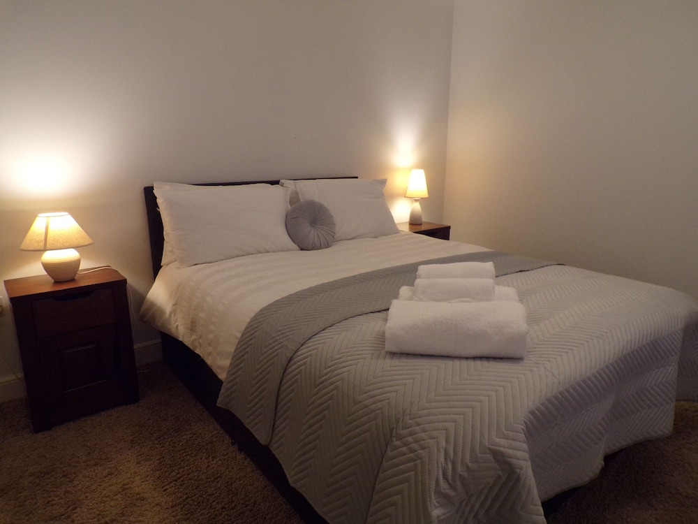 3 Bedroom Penthouse - City Centre Suites