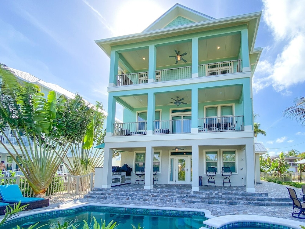 135 Island Escape: 5br Home W/ Pool And Spa! 5 Bedroom Home
