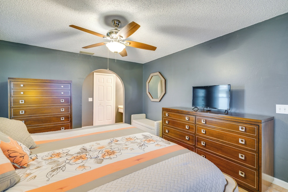 Dock & Dolphin Sightings! Cape Coral Family Escape