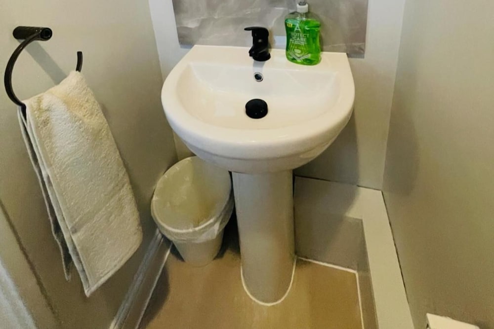 Ford House Retreat - 3 Bedroom Apartment