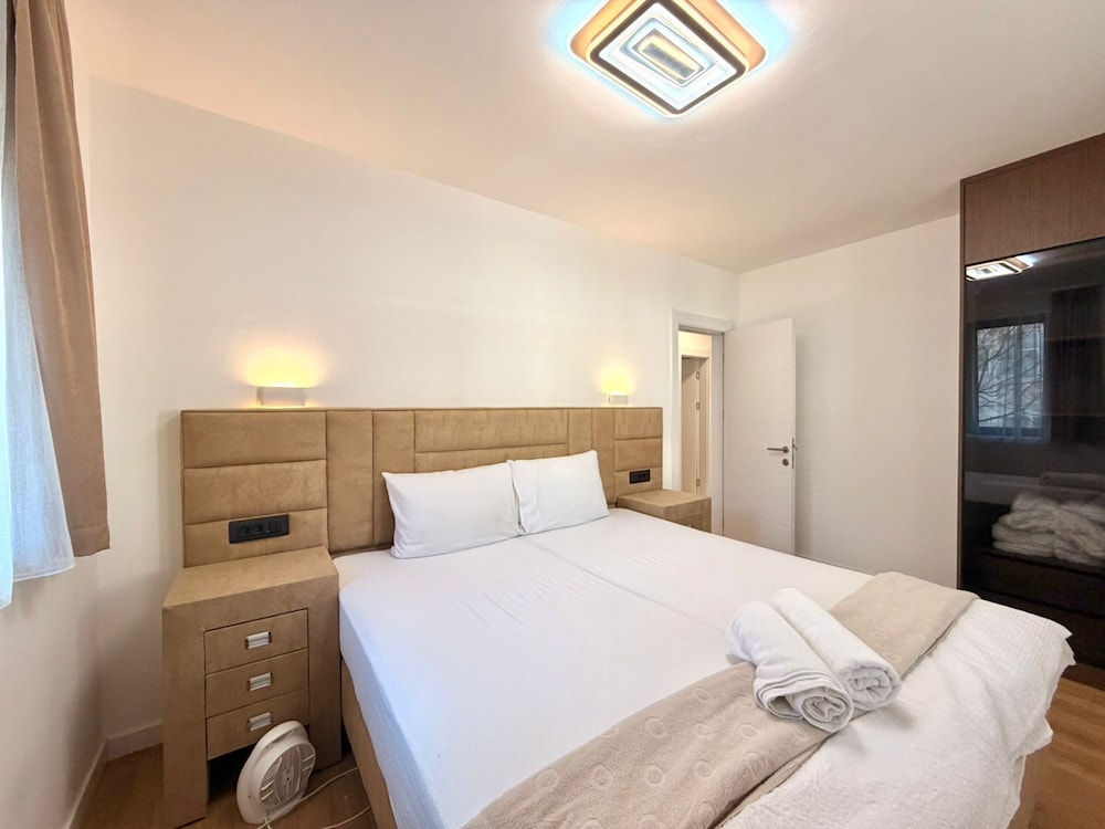 Lunamare Apartments
