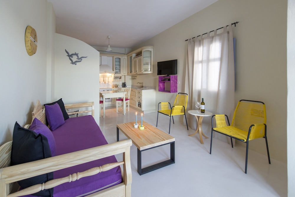 Earino Suites & Villas