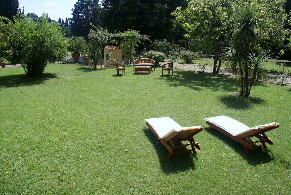 Ape Rosa Relais