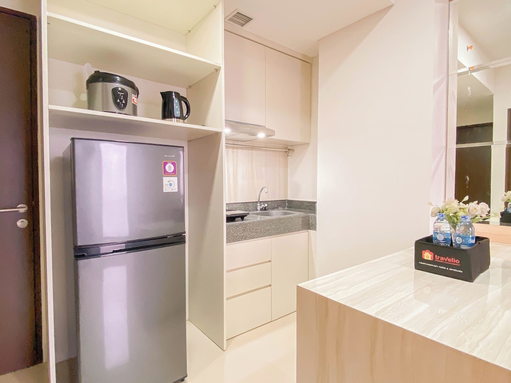 Modern Look 2BR Corner Transpark Cibubur Apartment