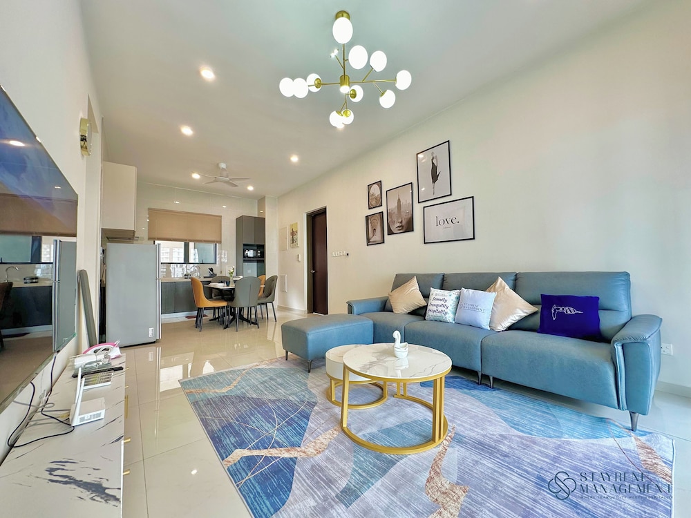 Country Garden Danga Bay Sea View Homestay by Stayrene