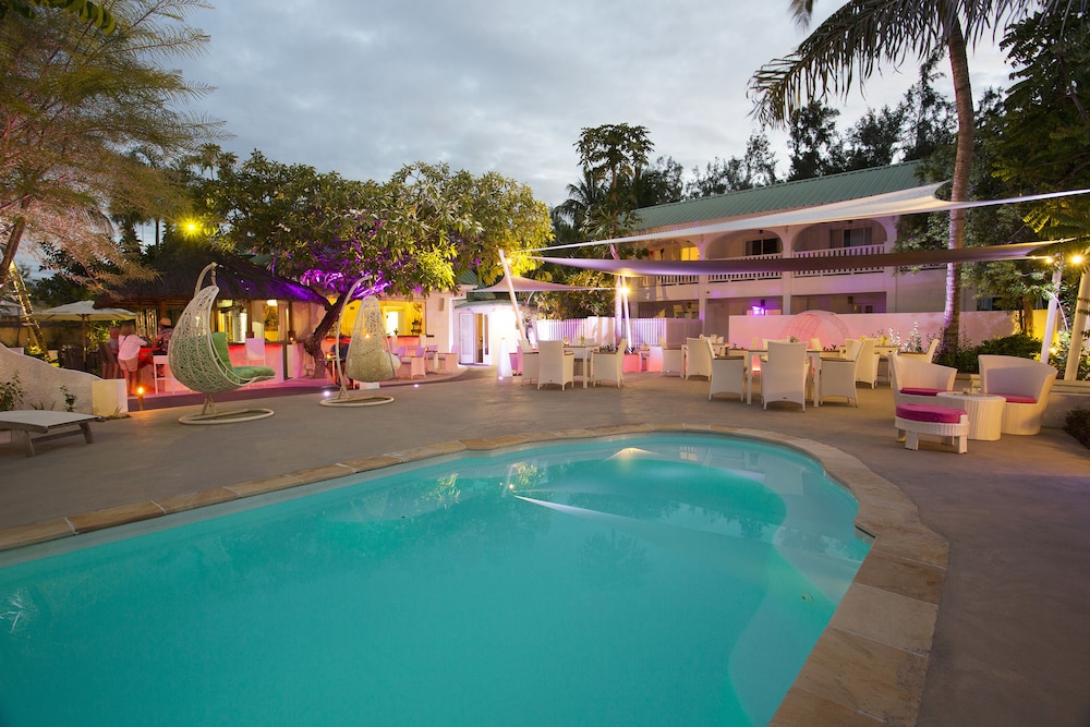 Hotel Esprit Libre Restaurant and Guest House - Image 1