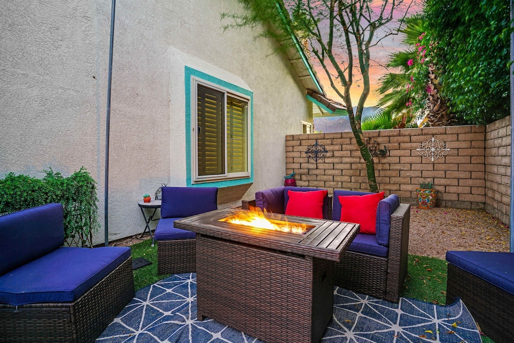 Palm Springs Escape Pool Spa Mountain Vibes