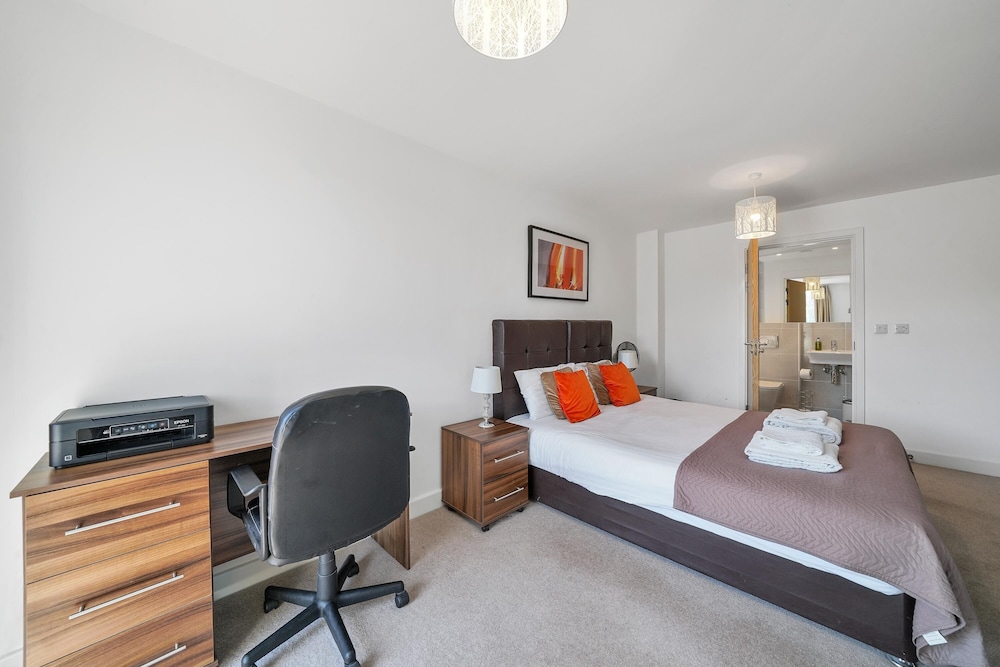 Kennet House Superior Serviced Apartment