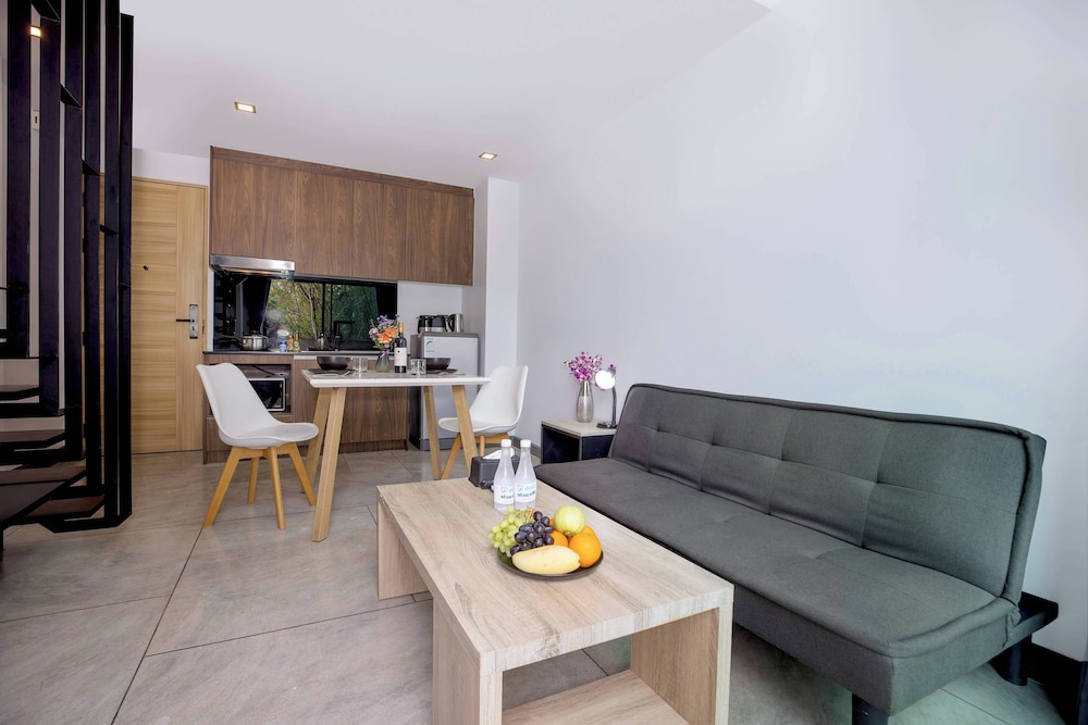 Nai Harn Duplex near the Beach UTL B125