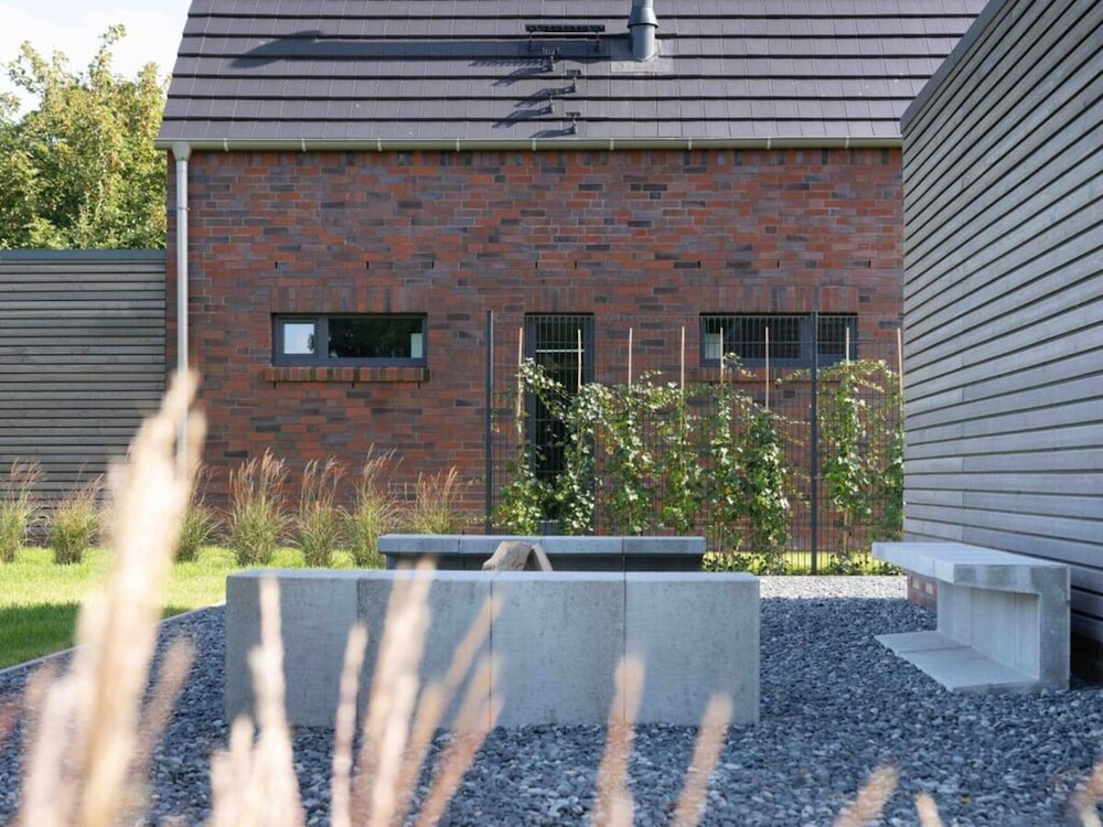 Harlepadd 3b Modern Retreat