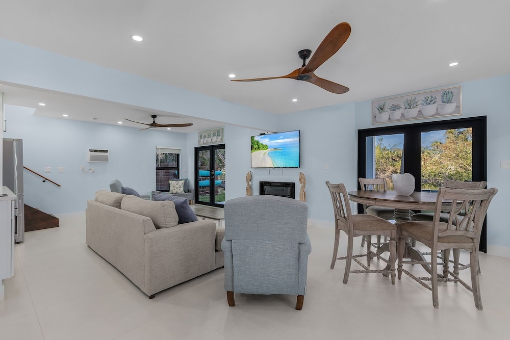 245 Nature View Manor 4 Bedroom Home