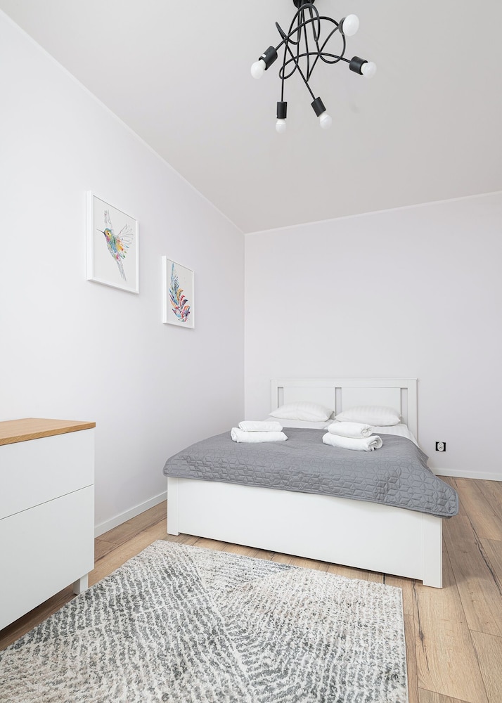 RentPlanet - Apartamenty Rewolucji 1905