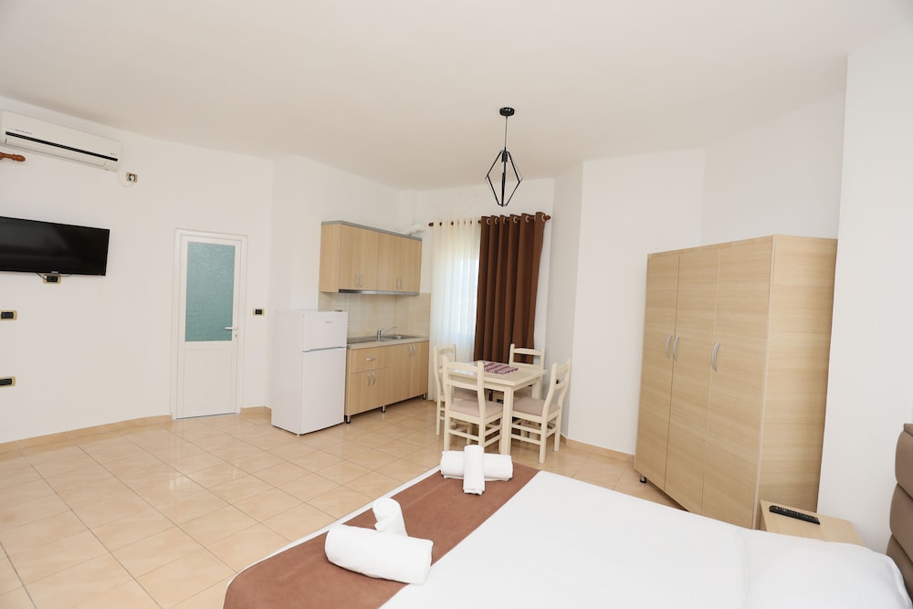 Michelle Apartments