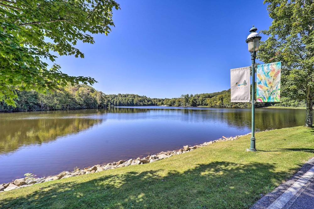 Hike, Swim, Ski & More: Pet-friendly Newland Home!
