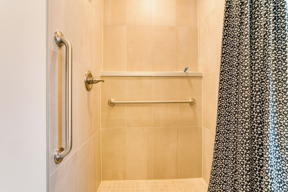 < 1/2 Mi to Downtown: Quiet Northfield Apartment