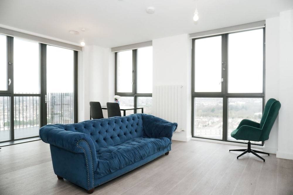 2br-360 Views-balcony-parking-wifi-smarttv