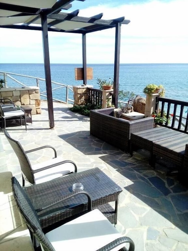 Coral Rooms