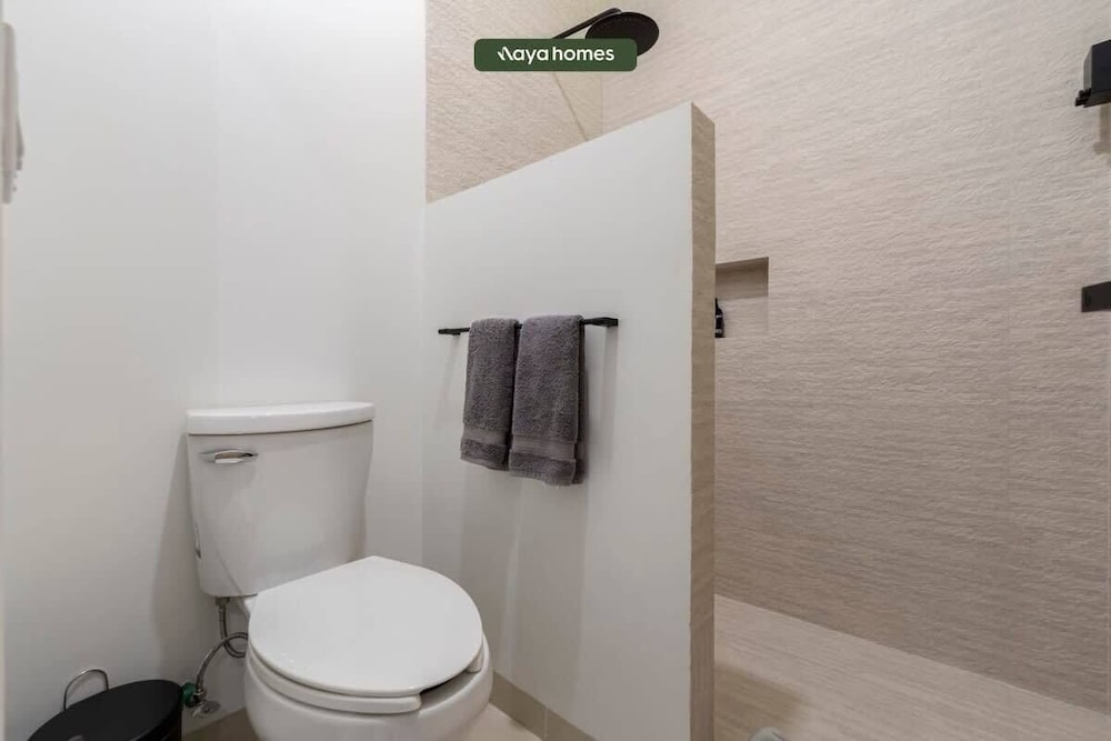 New 1BR Condo Near Marina - Downtown - Pool - King