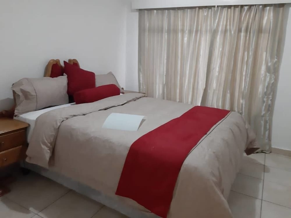 Luxurious Holiday Home view 4