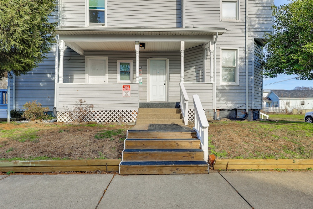 1 Mi to Camden Clark: Central Parkersburg Condo