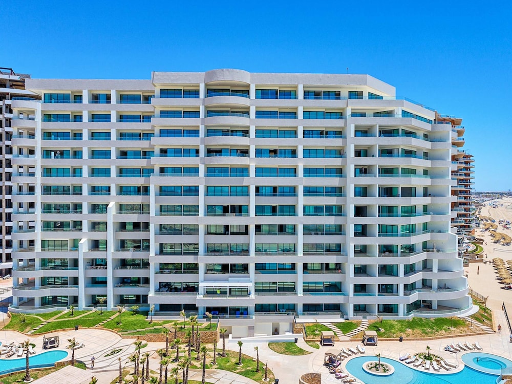 Has it all Beachfront Retreat With Stunning Views