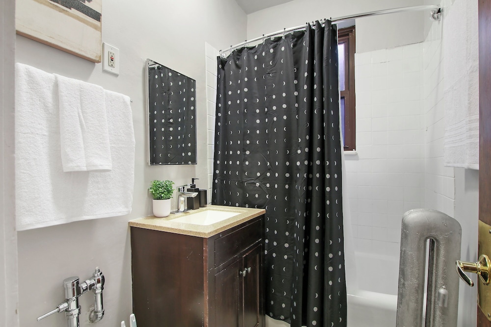 Studio Apt - Dorchester 203
