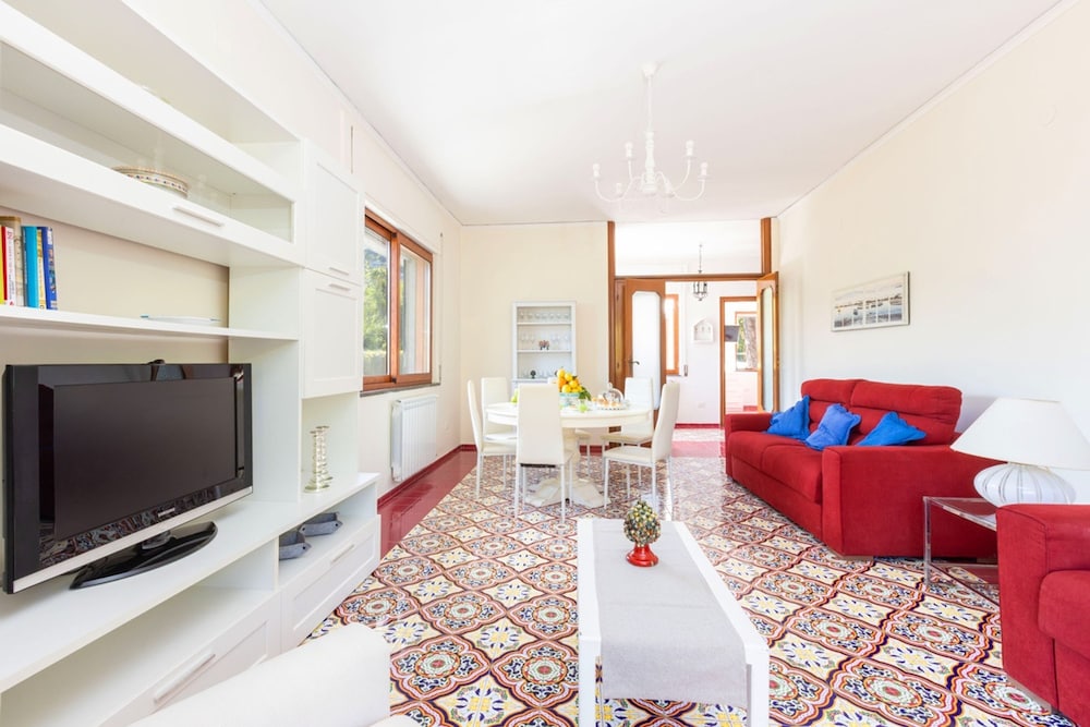 Estate4home - Villa Louise