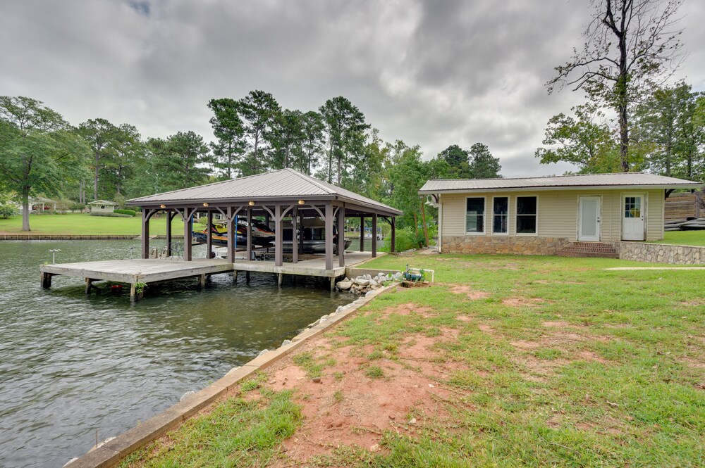 Milledgeville Home w/ Private Dock & Dock House! view 2