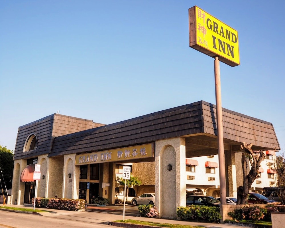 Grand Inn