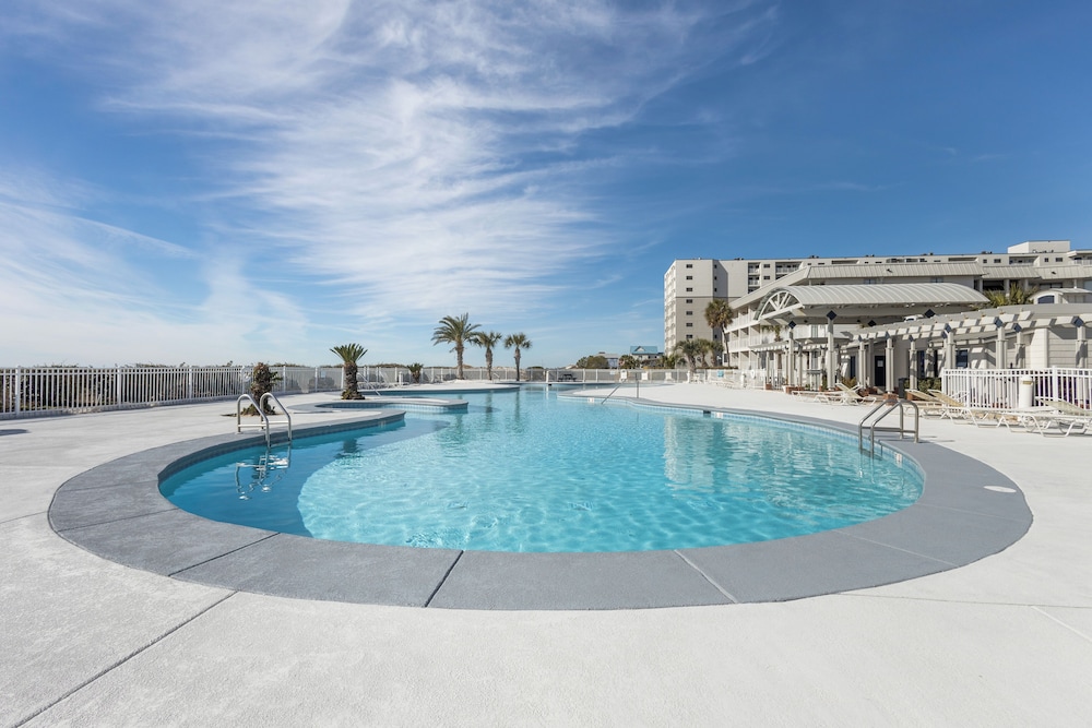 Beachfront Abode w/ Pool Access in Gulf Shores!