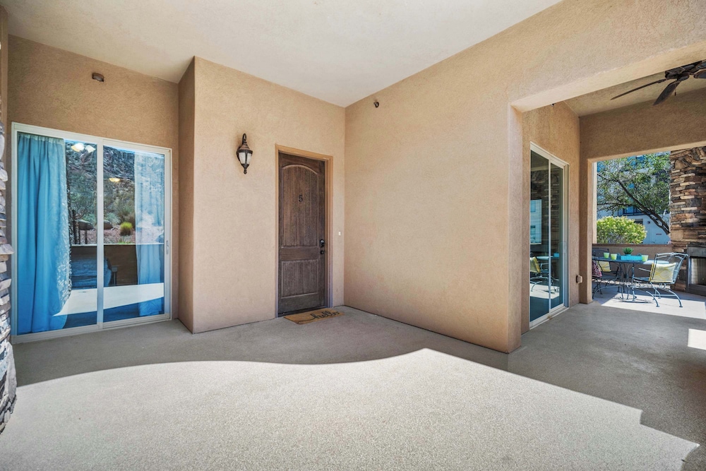 Pool Paradise for Families - Condo for 12 w/ Resort-style Amenities