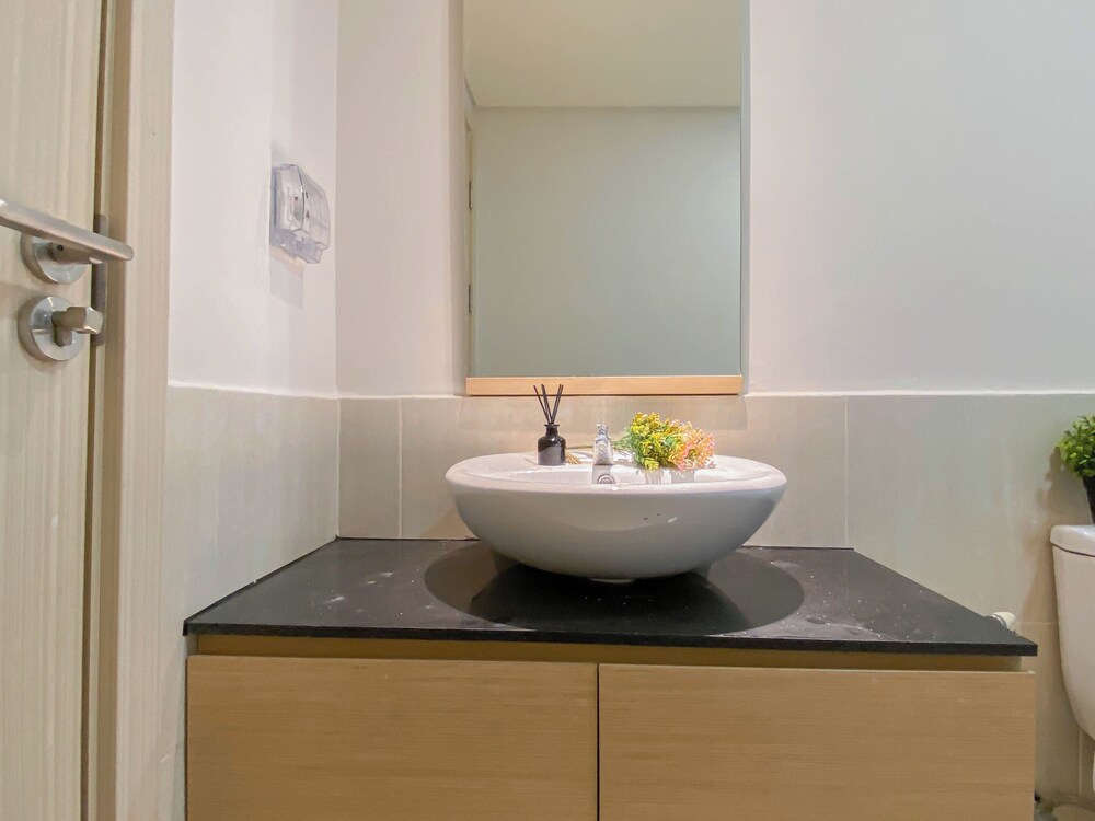Spacious And Cozy 2Br With Extra Room At Meikarta Apartment